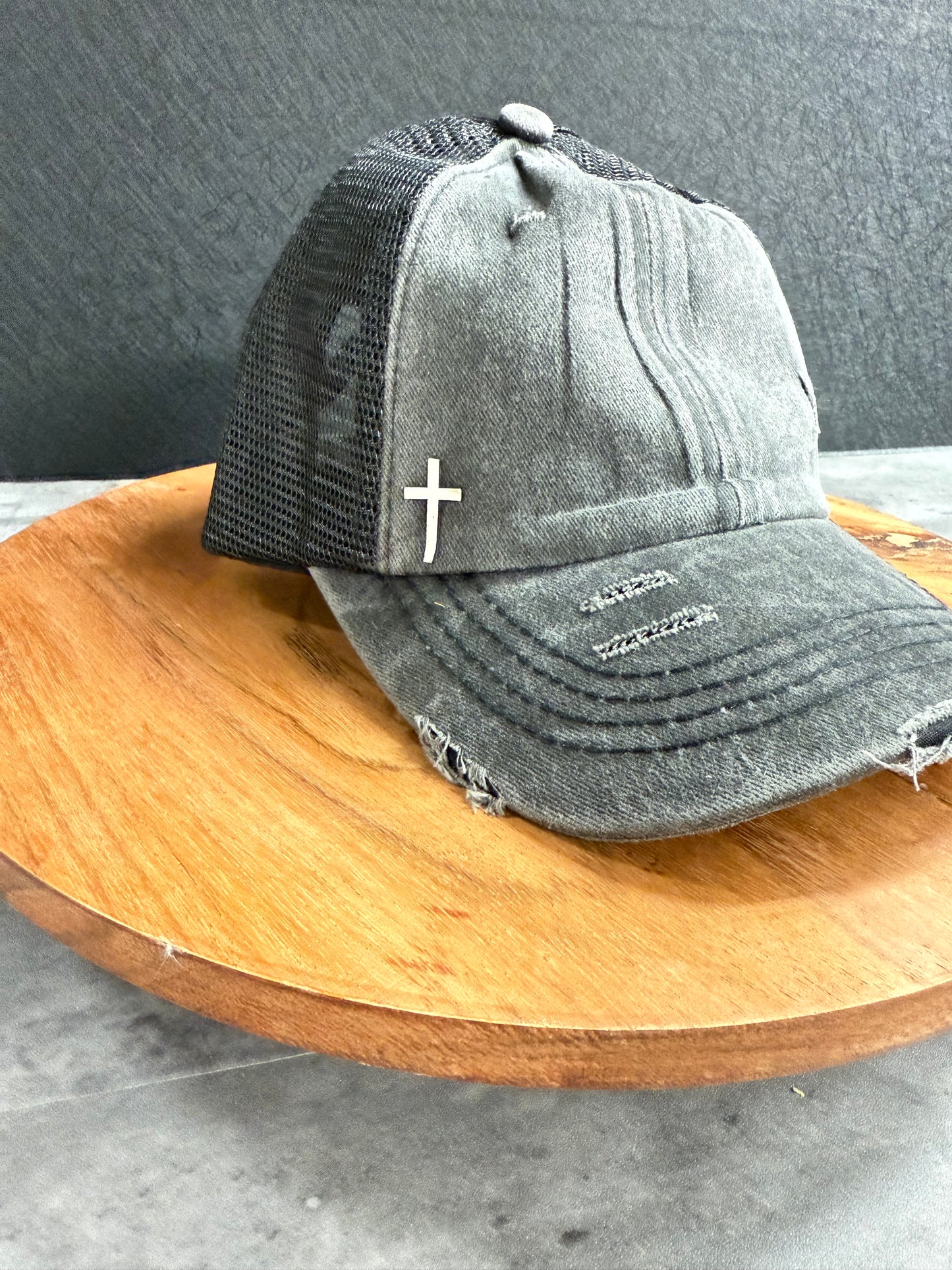 Women’s Distressed Cross hat