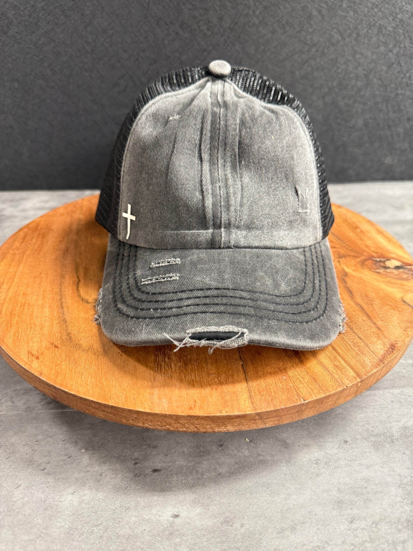 Women’s Distressed Cross hat